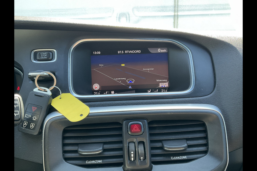 Volvo V40 2.0 D3 Business Sport Automaat Pano Nav/Cam Stoelverw Leer Orig.NL Voll.Onderhouden!