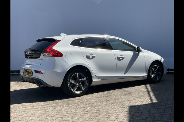 Volvo V40 2.0 D3 Business Sport Automaat Pano Nav/Cam Stoelverw Leer Orig.NL Voll.Onderhouden!
