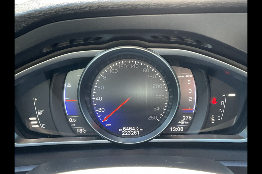 Volvo V40 2.0 D3 Business Sport Automaat Pano Nav/Cam Stoelverw Leer Orig.NL Voll.Onderhouden!