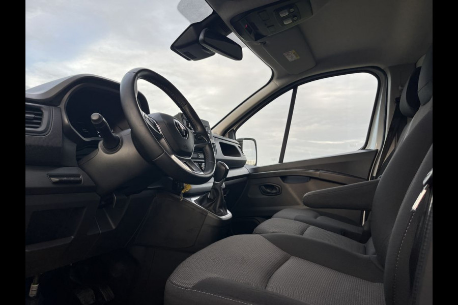 Renault Trafic 2.0 dCi E6 150pk Automaat L2 Comfort 3p BPM Vrij! Lease €330 p/m, PDC, Led, Airco, Trekhaak, Cruise controle, Onderhoudshistorie aanwezig