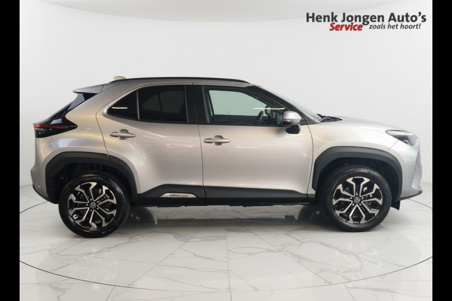 Toyota Yaris Cross 1.5 Hybrid 115 Comfort Dynamic uit 2025 Rijklaar + Fabrieksgarantie Henk Jongen Auto's in Helmond,  al 50 jaar service zoals 't hoort!