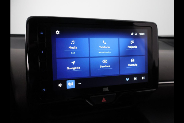 Toyota Yaris Cross 1.5 Hybrid Executive Bi-Tone | Panoramadak | Apple Carplay & AndroidAUTO | Dodehoek Detectie
