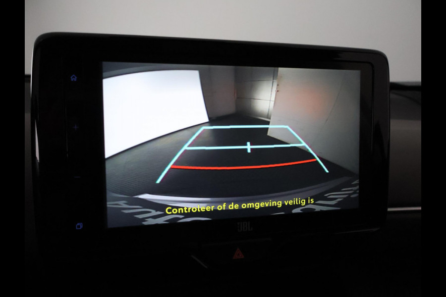 Toyota Yaris Cross 1.5 Hybrid Executive Bi-Tone | Panoramadak | Apple Carplay & AndroidAUTO | Dodehoek Detectie