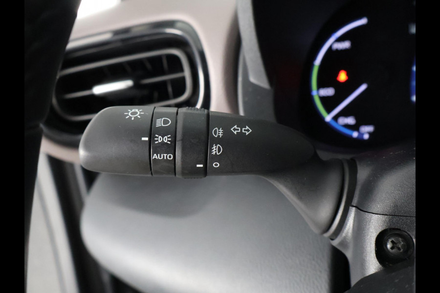 Toyota Yaris Cross 1.5 Hybrid Executive Bi-Tone | Panoramadak | Apple Carplay & AndroidAUTO | Dodehoek Detectie