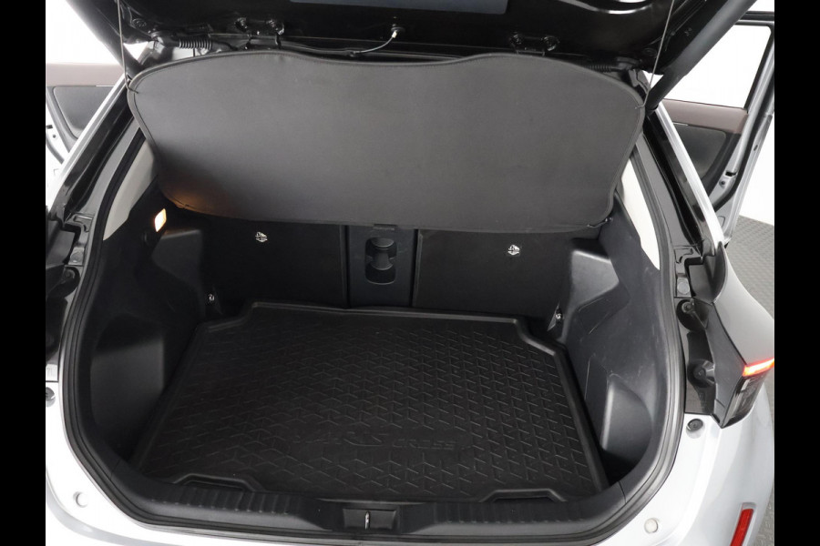 Toyota Yaris Cross 1.5 Hybrid Executive Bi-Tone | Panoramadak | Apple Carplay & AndroidAUTO | Dodehoek Detectie