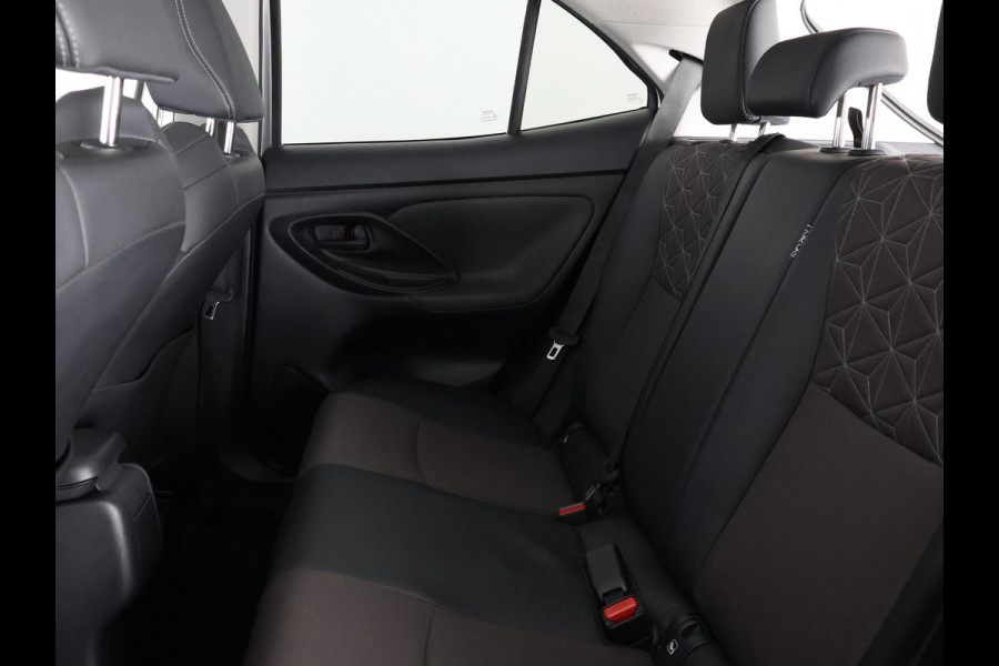 Toyota Yaris Cross 1.5 Hybrid Executive Bi-Tone | Panoramadak | Apple Carplay & AndroidAUTO | Dodehoek Detectie