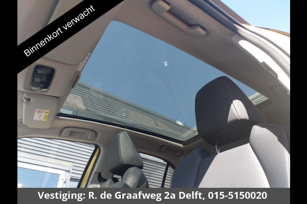 Toyota Yaris Cross 1.5 Hybrid Executive Bi-Tone | Panoramadak | Dodehoek Detectie | HUD | Navigatie