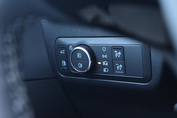 Ford Kuga 2.5 PHEV Active X 243pk | Driver Assistance Pack | Winterpack | Technology Pack | Panoramadak | All Weather Banden
