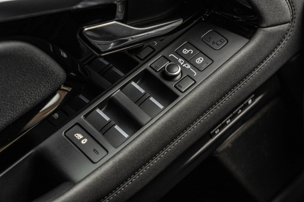Land Rover Range Rover Evoque 2.0 P250 AWD R-Dynamic HSE ACC Meridian Leder Memory Keyless 20''