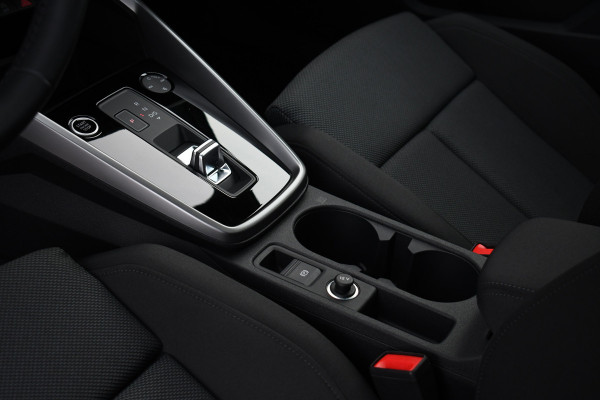 Audi A3 Sportback 35 TFSI 150pk Pano El-Klep Keyless Optic-black Carplay