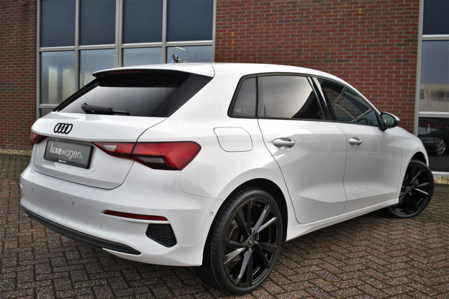 Audi A3 Sportback 35 TFSI 150pk Pano El-Klep Keyless Optic-black Carplay