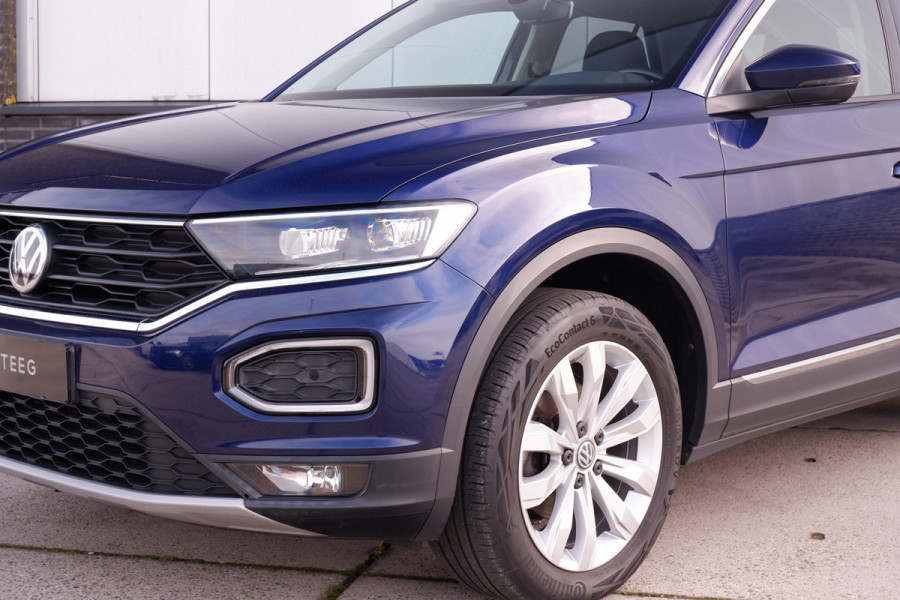 Volkswagen T-Roc 1.5 TSI Sport LED | Trekhaak | Carplay | Camera | Virtual Cockpit | PDC