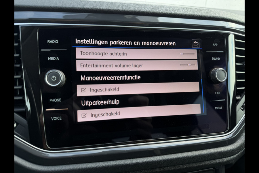 Volkswagen T-Roc 1.5 TSI Sport LED | Trekhaak | Carplay | Camera | Virtual Cockpit | PDC