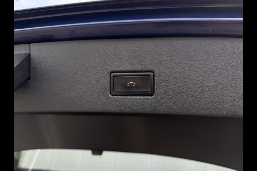 Volkswagen T-Roc 1.5 TSI Sport LED | Trekhaak | Carplay | Camera | Virtual Cockpit | PDC