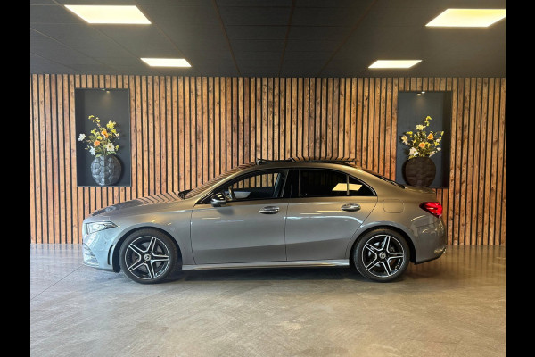 Mercedes-Benz A-Klasse 250 Premium Plus / Pano / Camera / Keyless / Sfeerverlichting / Burmester