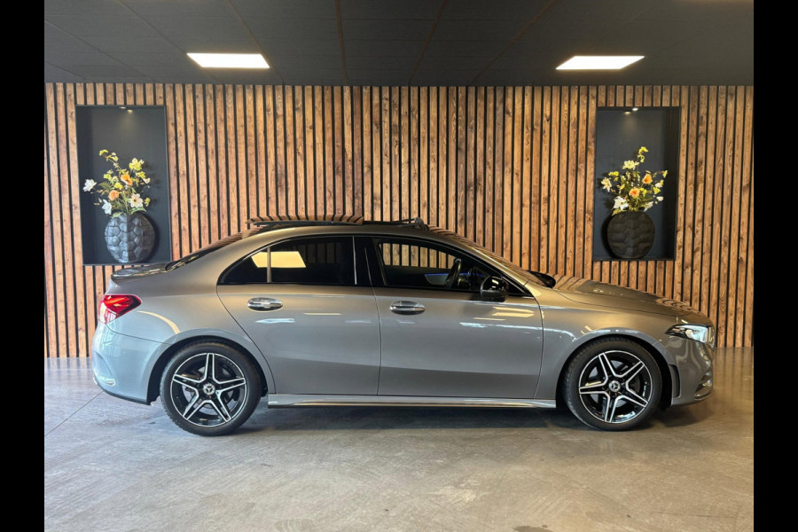 Mercedes-Benz A-Klasse 250 Premium Plus / Pano / Camera / Keyless / Sfeerverlichting / Burmester