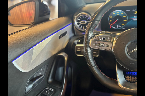 Mercedes-Benz A-Klasse 250 Premium Plus / Pano / Camera / Keyless / Sfeerverlichting / Burmester