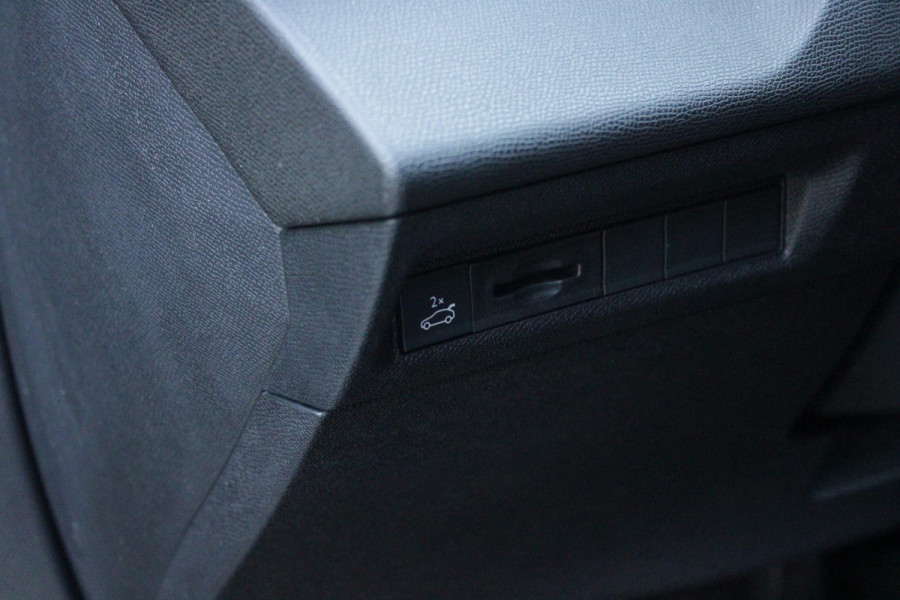 Peugeot 408 1.2 Hybrid 145PK AUTOMAAT GT | 360° CAMERA | DODEHOEK DETECTIE | KEYLESS ENTRY/START | ADAPTIVE CRUISE CONTROL | NAVIGATIE | DRAADLOZE APPLE CARPLAY/ANDROID AUTO | PARKEERSENSOREN VOOR + ACHTER | LED MATRIX KOPLAMPEN | 19" LICHTMETALEN VELGEN | ELEKTRISCH BEDIENBARE ACHTERKLEP | CLIMATE CONTROL | STUUR VERWARMING |