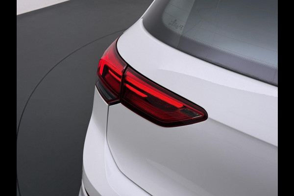 Volkswagen Golf 1.0 eTSI Life Business AUTOMAAT| ADAPTIVE CRUISE CONTROL| STOEL+ STUURVERWARMING| APPLE CARPLAY/ ANDROID AUTO| 18 INCH HOOGLANS ZWARTE VELGEN| BTW| RIJKLAAPRIJS INCL. 12 MND BOVAG GARANTIE