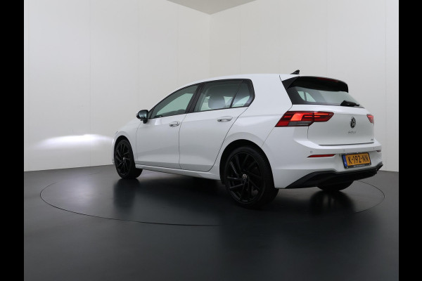 Volkswagen Golf 1.0 eTSI Life Business AUTOMAAT| ADAPTIVE CRUISE CONTROL| STOEL+ STUURVERWARMING| APPLE CARPLAY/ ANDROID AUTO| 18 INCH HOOGLANS ZWARTE VELGEN| BTW| RIJKLAAPRIJS INCL. 12 MND BOVAG GARANTIE