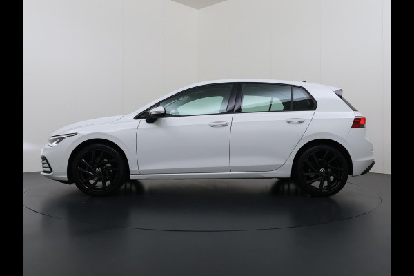 Volkswagen Golf 1.0 eTSI Life Business AUTOMAAT| ADAPTIVE CRUISE CONTROL| STOEL+ STUURVERWARMING| APPLE CARPLAY/ ANDROID AUTO| 18 INCH HOOGLANS ZWARTE VELGEN| BTW| RIJKLAAPRIJS INCL. 12 MND BOVAG GARANTIE
