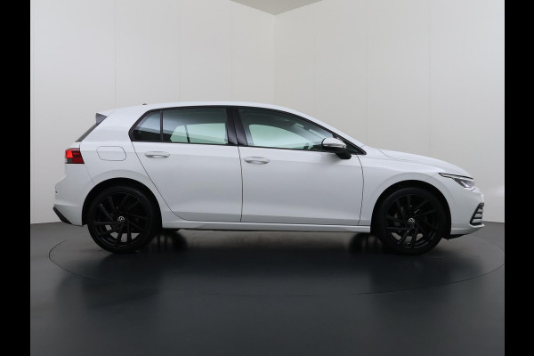 Volkswagen Golf 1.0 eTSI Life Business AUTOMAAT| ADAPTIVE CRUISE CONTROL| STOEL+ STUURVERWARMING| APPLE CARPLAY/ ANDROID AUTO| 18 INCH HOOGLANS ZWARTE VELGEN| BTW| RIJKLAAPRIJS INCL. 12 MND BOVAG GARANTIE