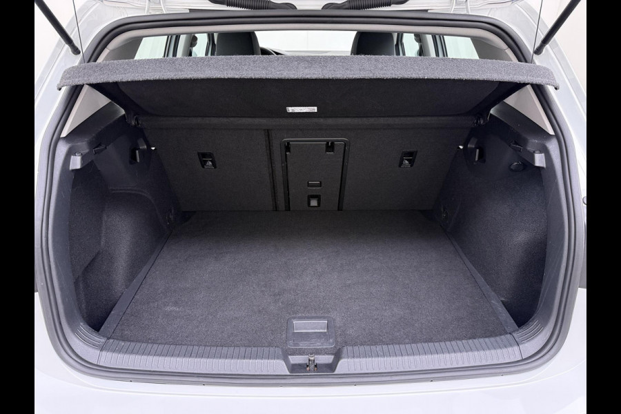 Volkswagen Golf 1.0 eTSI Life Business AUTOMAAT| ADAPTIVE CRUISE CONTROL| STOEL+ STUURVERWARMING| APPLE CARPLAY/ ANDROID AUTO| 18 INCH HOOGLANS ZWARTE VELGEN| BTW| RIJKLAAPRIJS INCL. 12 MND BOVAG GARANTIE