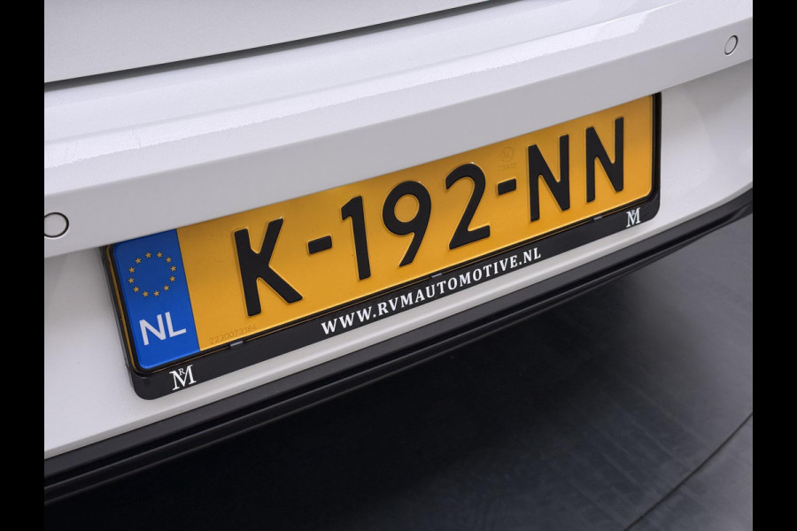 Volkswagen Golf 1.0 eTSI Life Business AUTOMAAT| ADAPTIVE CRUISE CONTROL| STOEL+ STUURVERWARMING| APPLE CARPLAY/ ANDROID AUTO| 18 INCH HOOGLANS ZWARTE VELGEN| BTW| RIJKLAAPRIJS INCL. 12 MND BOVAG GARANTIE