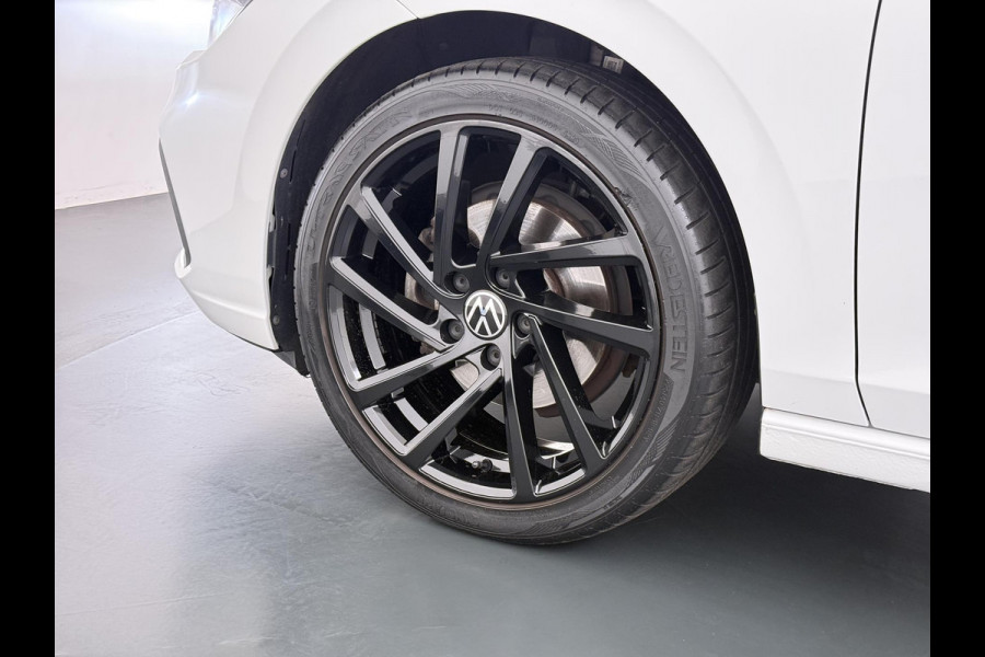 Volkswagen Golf 1.0 eTSI Life Business AUTOMAAT| ADAPTIVE CRUISE CONTROL| STOEL+ STUURVERWARMING| APPLE CARPLAY/ ANDROID AUTO| 18 INCH HOOGLANS ZWARTE VELGEN| BTW| RIJKLAAPRIJS INCL. 12 MND BOVAG GARANTIE