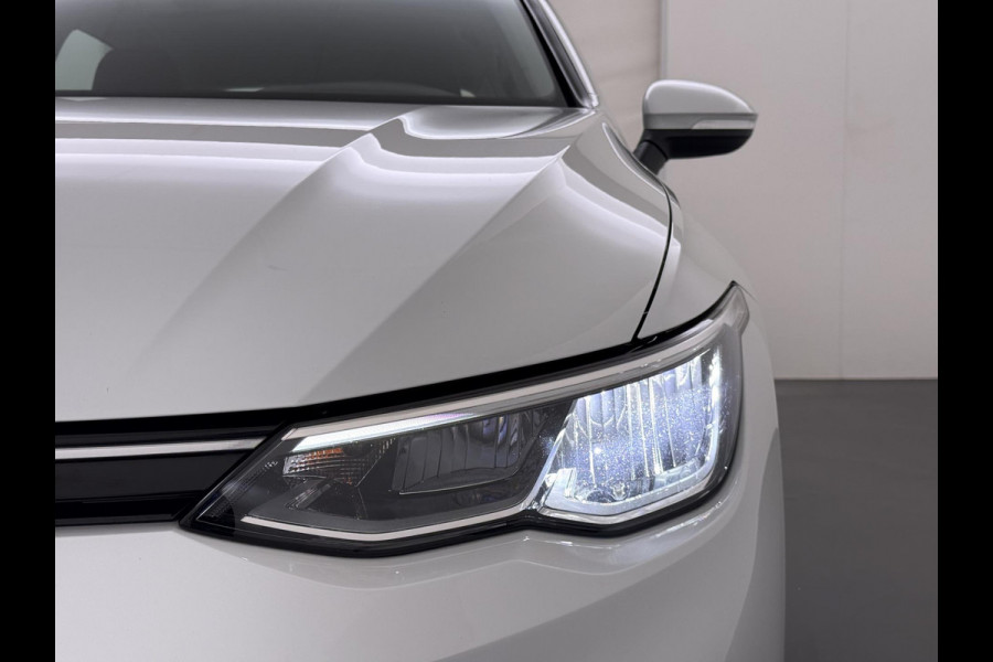 Volkswagen Golf 1.0 eTSI Life Business AUTOMAAT| ADAPTIVE CRUISE CONTROL| STOEL+ STUURVERWARMING| APPLE CARPLAY/ ANDROID AUTO| 18 INCH HOOGLANS ZWARTE VELGEN| BTW| RIJKLAAPRIJS INCL. 12 MND BOVAG GARANTIE