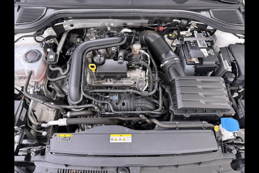 Volkswagen Golf 1.0 eTSI Life Business AUTOMAAT| ADAPTIVE CRUISE CONTROL| STOEL+ STUURVERWARMING| APPLE CARPLAY/ ANDROID AUTO| 18 INCH HOOGLANS ZWARTE VELGEN| BTW| RIJKLAAPRIJS INCL. 12 MND BOVAG GARANTIE