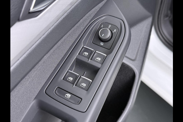 Volkswagen Golf 1.0 eTSI Life Business AUTOMAAT| ADAPTIVE CRUISE CONTROL| STOEL+ STUURVERWARMING| APPLE CARPLAY/ ANDROID AUTO| 18 INCH HOOGLANS ZWARTE VELGEN| BTW| RIJKLAAPRIJS INCL. 12 MND BOVAG GARANTIE