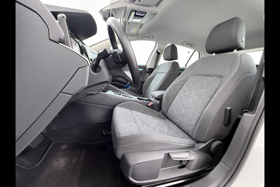 Volkswagen Golf 1.0 eTSI Life Business AUTOMAAT| ADAPTIVE CRUISE CONTROL| STOEL+ STUURVERWARMING| APPLE CARPLAY/ ANDROID AUTO| 18 INCH HOOGLANS ZWARTE VELGEN| BTW| RIJKLAAPRIJS INCL. 12 MND BOVAG GARANTIE