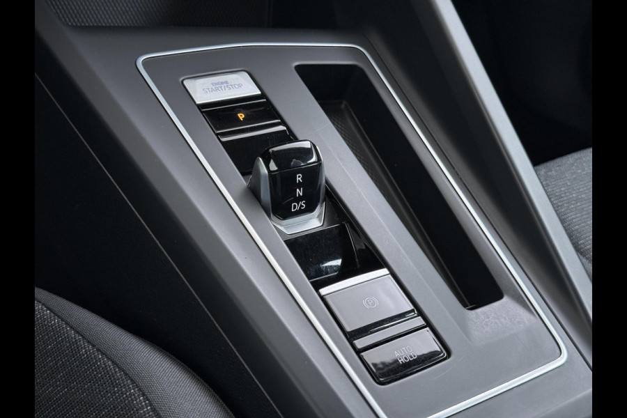 Volkswagen Golf 1.0 eTSI Life Business AUTOMAAT| ADAPTIVE CRUISE CONTROL| STOEL+ STUURVERWARMING| APPLE CARPLAY/ ANDROID AUTO| 18 INCH HOOGLANS ZWARTE VELGEN| BTW| RIJKLAAPRIJS INCL. 12 MND BOVAG GARANTIE