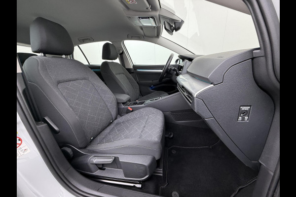 Volkswagen Golf 1.0 eTSI Life Business AUTOMAAT| ADAPTIVE CRUISE CONTROL| STOEL+ STUURVERWARMING| APPLE CARPLAY/ ANDROID AUTO| 18 INCH HOOGLANS ZWARTE VELGEN| BTW| RIJKLAAPRIJS INCL. 12 MND BOVAG GARANTIE