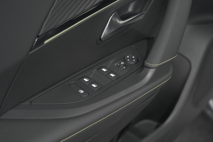 Peugeot 2008 PureTech 130 EAT8 GT | 360 Camera | Stoelmassage | Adaptieve Cruise Control | Dodehoekdetectie