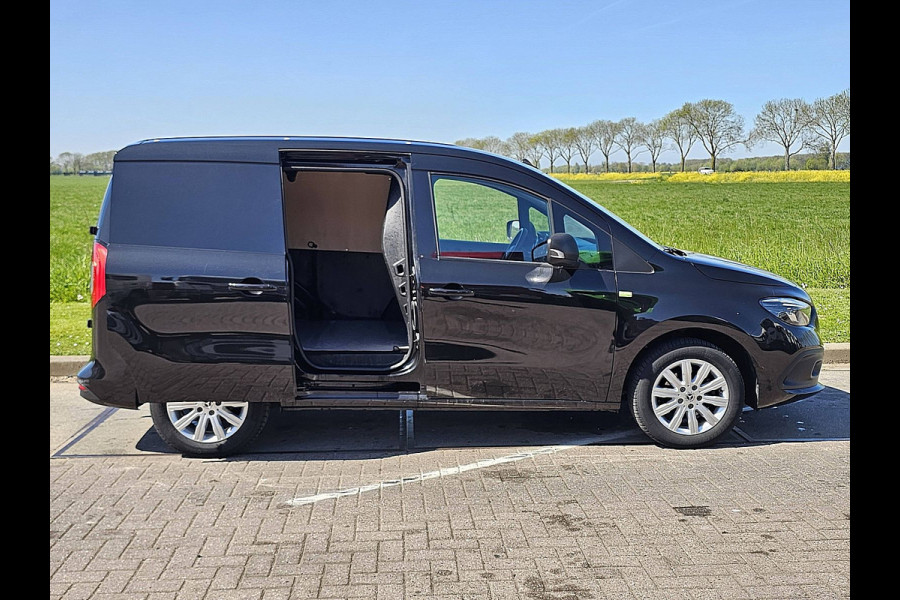 Mercedes-Benz Citan 110 CDI L1 Pro L1 Pro Navi Mbux LED Trekhaak Airco Camera Stoelverwarming Lichtmetaal Euro6 95 PK!