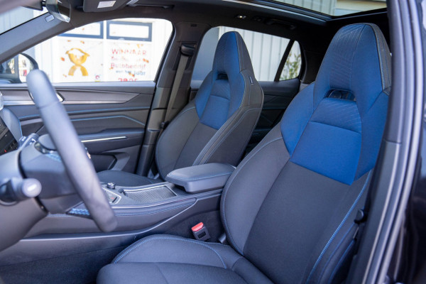 Lynk & Co 01 1.5 261 PK Plugin Hybrid|Prijs rijklaar incl. 12 mnd garantie| Navi Panodak Ledverlichting Keyless ACC Blindspot