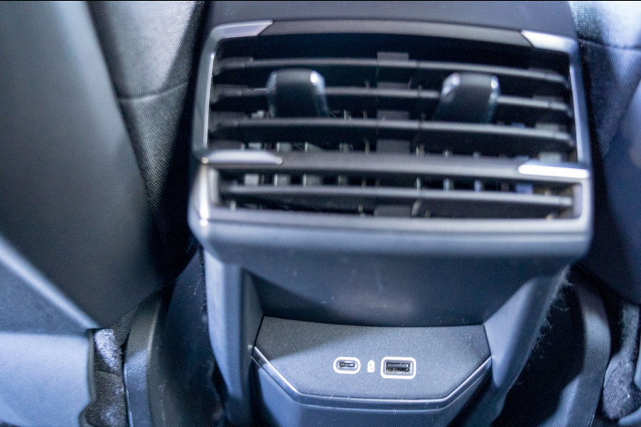 Lynk & Co 01 1.5 261 PK Plugin Hybrid|Prijs rijklaar incl. 12 mnd garantie| Navi Panodak Ledverlichting Keyless ACC Blindspot