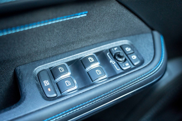 Lynk & Co 01 1.5 261 PK Plugin Hybrid|Prijs rijklaar incl. 12 mnd garantie| Navi Panodak Ledverlichting Keyless ACC Blindspot