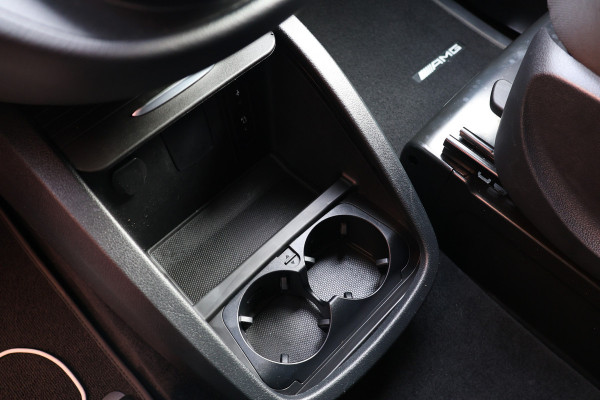 Mercedes-Benz V-Klasse 300d DC | AMG | 4-Matic | 360 Camera | Stoelventilatie | CarPlay | Navigatie | Lederen bekleding | Elek schuifdeuren | LED koplampen | Elek achterklep | DAB | V300 | V300d | Nieuwe APK | Dealer onderhouden