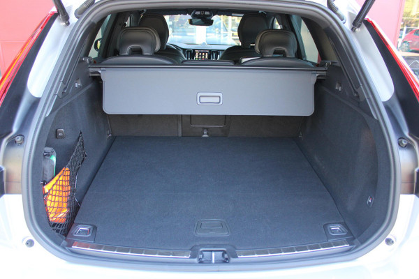 Volvo XC60 2.0 T8 Plug-in-hybrid AWD POLESTAR ENGINEERED | PANORAMA SCHUIF/KANTEL DAK | BOWERS & WILKINS PREMIUM SOUND SYSTEM | ELEKTRISCH WEGKLAPBARE TREKHAAK | 360° SURROUND VIEW CAMERA'S | STOEL/STUUR VERWARMING | ELEKTRISCH BEDIENBARE VOORSTOELEN MET GEHEUGEN OP BEIDE VOORSTOELEN | ACHTERBANK VERWARMING | STOEL/STUUR VERWARMING | HEAD UP DISPLAY | NAVIGATIE BY GOOGLE | 21" 5-Y SPAAKS GESMEDEN DIAMOND CUT/BLACK GEPOLIJSTE VELGEN | WIELKAST VERBREDERS |POLESTAR GOUDKLEURIGE ÖHLINS SCHOKDEMPERS | AKEBONO 20" PERFORMANCE REMMEN | POLESTAR VEERPOOTBRUG | APPLE CARPLAY/ANDROID AUTO