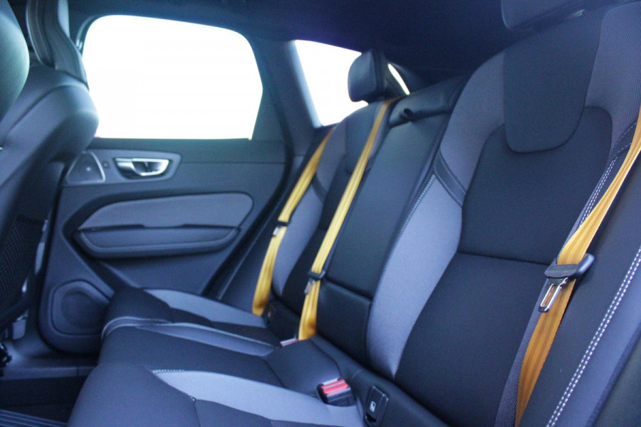 Volvo XC60 2.0 T8 Plug-in-hybrid AWD POLESTAR ENGINEERED | PANORAMA SCHUIF/KANTEL DAK | BOWERS & WILKINS PREMIUM SOUND SYSTEM | ELEKTRISCH WEGKLAPBARE TREKHAAK | 360° SURROUND VIEW CAMERA'S | STOEL/STUUR VERWARMING | ELEKTRISCH BEDIENBARE VOORSTOELEN MET GEHEUGEN OP BEIDE VOORSTOELEN | ACHTERBANK VERWARMING | STOEL/STUUR VERWARMING | HEAD UP DISPLAY | NAVIGATIE BY GOOGLE | 21" 5-Y SPAAKS GESMEDEN DIAMOND CUT/BLACK GEPOLIJSTE VELGEN | WIELKAST VERBREDERS |POLESTAR GOUDKLEURIGE ÖHLINS SCHOKDEMPERS | AKEBONO 20" PERFORMANCE REMMEN | POLESTAR VEERPOOTBRUG | APPLE CARPLAY/ANDROID AUTO