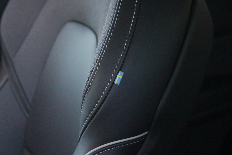 Volvo XC60 2.0 T8 Plug-in-hybrid AWD POLESTAR ENGINEERED | PANORAMA SCHUIF/KANTEL DAK | BOWERS & WILKINS PREMIUM SOUND SYSTEM | ELEKTRISCH WEGKLAPBARE TREKHAAK | 360° SURROUND VIEW CAMERA'S | STOEL/STUUR VERWARMING | ELEKTRISCH BEDIENBARE VOORSTOELEN MET GEHEUGEN OP BEIDE VOORSTOELEN | ACHTERBANK VERWARMING | STOEL/STUUR VERWARMING | HEAD UP DISPLAY | NAVIGATIE BY GOOGLE | 21" 5-Y SPAAKS GESMEDEN DIAMOND CUT/BLACK GEPOLIJSTE VELGEN | WIELKAST VERBREDERS |POLESTAR GOUDKLEURIGE ÖHLINS SCHOKDEMPERS | AKEBONO 20" PERFORMANCE REMMEN | POLESTAR VEERPOOTBRUG | APPLE CARPLAY/ANDROID AUTO