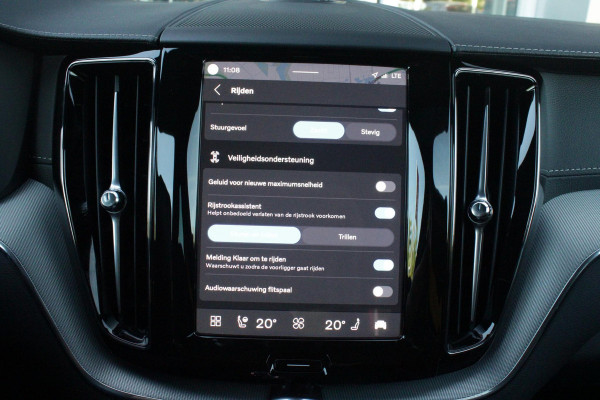 Volvo XC60 2.0 T8 Plug-in-hybrid AWD POLESTAR ENGINEERED | PANORAMA SCHUIF/KANTEL DAK | BOWERS & WILKINS PREMIUM SOUND SYSTEM | ELEKTRISCH WEGKLAPBARE TREKHAAK | 360° SURROUND VIEW CAMERA'S | STOEL/STUUR VERWARMING | ELEKTRISCH BEDIENBARE VOORSTOELEN MET GEHEUGEN OP BEIDE VOORSTOELEN | ACHTERBANK VERWARMING | STOEL/STUUR VERWARMING | HEAD UP DISPLAY | NAVIGATIE BY GOOGLE | 21" 5-Y SPAAKS GESMEDEN DIAMOND CUT/BLACK GEPOLIJSTE VELGEN | WIELKAST VERBREDERS |POLESTAR GOUDKLEURIGE ÖHLINS SCHOKDEMPERS | AKEBONO 20" PERFORMANCE REMMEN | POLESTAR VEERPOOTBRUG | APPLE CARPLAY/ANDROID AUTO