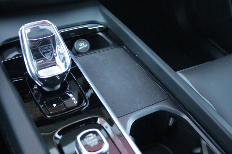 Volvo XC60 2.0 T8 Plug-in-hybrid AWD POLESTAR ENGINEERED | PANORAMA SCHUIF/KANTEL DAK | BOWERS & WILKINS PREMIUM SOUND SYSTEM | ELEKTRISCH WEGKLAPBARE TREKHAAK | 360° SURROUND VIEW CAMERA'S | STOEL/STUUR VERWARMING | ELEKTRISCH BEDIENBARE VOORSTOELEN MET GEHEUGEN OP BEIDE VOORSTOELEN | ACHTERBANK VERWARMING | STOEL/STUUR VERWARMING | HEAD UP DISPLAY | NAVIGATIE BY GOOGLE | 21" 5-Y SPAAKS GESMEDEN DIAMOND CUT/BLACK GEPOLIJSTE VELGEN | WIELKAST VERBREDERS |POLESTAR GOUDKLEURIGE ÖHLINS SCHOKDEMPERS | AKEBONO 20" PERFORMANCE REMMEN | POLESTAR VEERPOOTBRUG | APPLE CARPLAY/ANDROID AUTO