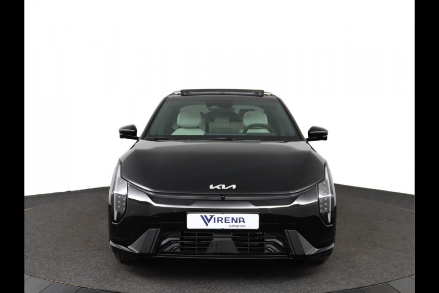 Kia EV4 Fastback GT-PlusLine 81.4 kWh - Stoelverwarming/ventilatie - Glazen Schuif-/kanteldak - Elektrisch verstelbare voorstoelen - Dodehoekcamera - Head-up display  - Fabrieksgarantie tot 09-2032