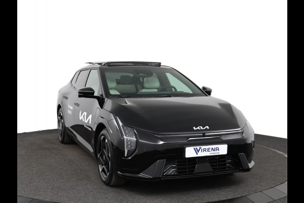 Kia EV4 Fastback GT-PlusLine 81.4 kWh - Stoelverwarming/ventilatie - Glazen Schuif-/kanteldak - Elektrisch verstelbare voorstoelen - Dodehoekcamera - Head-up display  - Fabrieksgarantie tot 09-2032