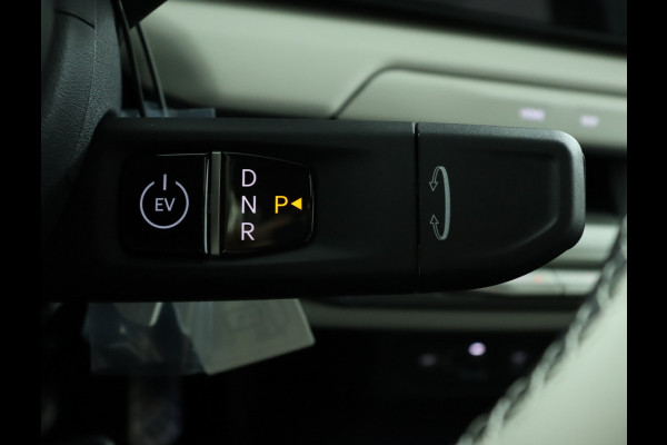 Kia EV4 Fastback GT-PlusLine 81.4 kWh - Stoelverwarming/ventilatie - Glazen Schuif-/kanteldak - Elektrisch verstelbare voorstoelen - Dodehoekcamera - Head-up display  - Fabrieksgarantie tot 09-2032