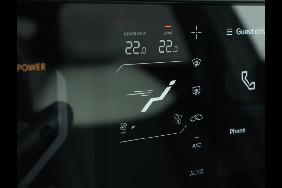 Kia EV4 Fastback GT-PlusLine 81.4 kWh - Stoelverwarming/ventilatie - Glazen Schuif-/kanteldak - Elektrisch verstelbare voorstoelen - Dodehoekcamera - Head-up display  - Fabrieksgarantie tot 09-2032